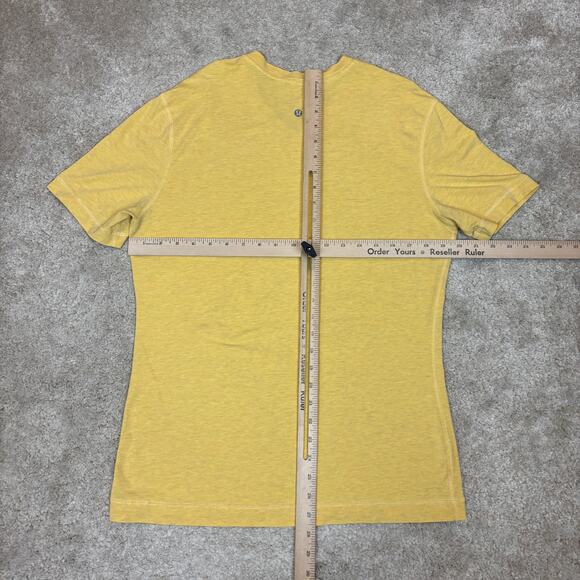Lululemon Athletica V Neck Short Sleeve T Shirt Men's Medium Gym Run Walk Hike - Picture 3 of 7